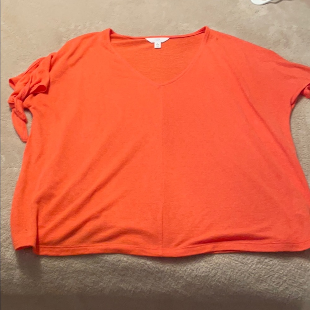 Tie sleeved top